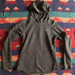 Nike Fitted Sweat shirt